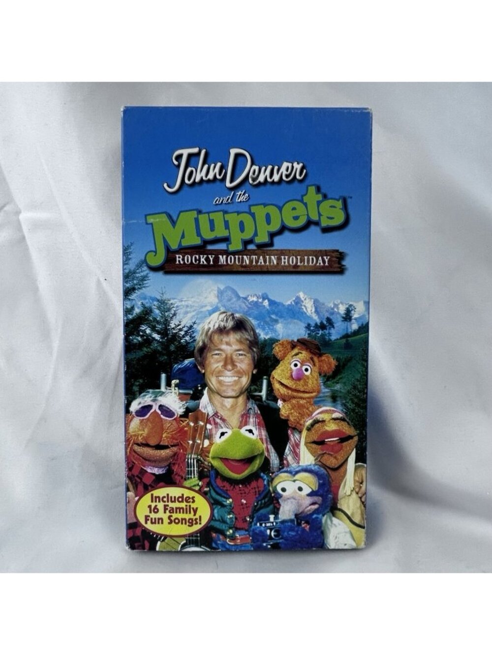 John Denver and the Muppets Rocky Mountain Holiday VHS Tape 16 Family Songs
